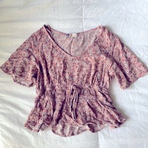 SO Floral V-neck Crop Top with Adjustable Ribbon